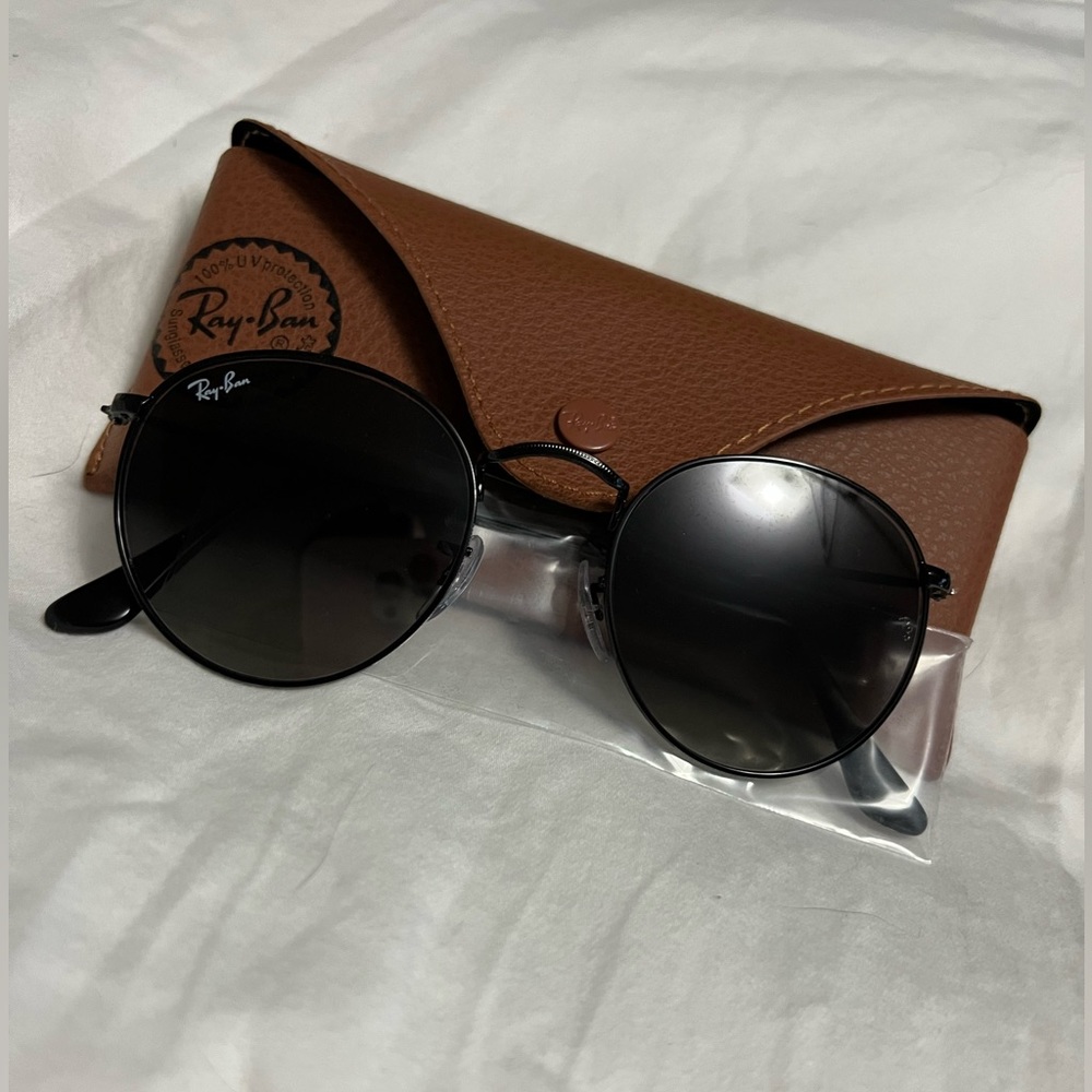 Rayban Round Metal sunglasses